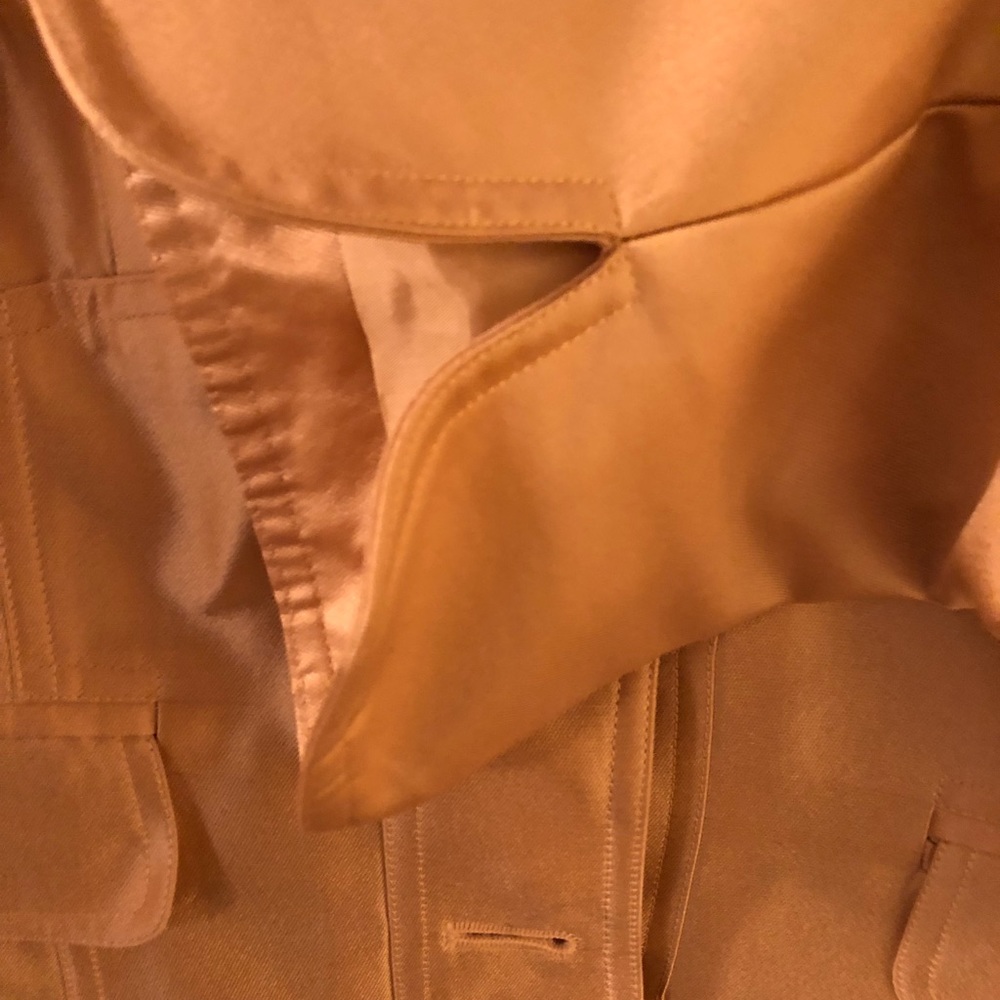 Kay Unger woman’s suit. - Picture 4 of 7